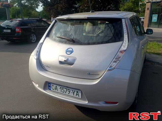 Ниссан Лиф, объемом двигателя 80 л и пробегом 106 тыс. км за 4850 $, фото 5 на Automoto.ua