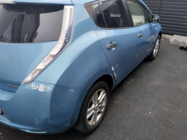 Ниссан Лиф, объемом двигателя 0 л и пробегом 122 тыс. км за 3850 $, фото 7 на Automoto.ua