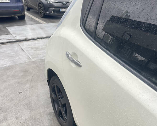 Ниссан Лиф, объемом двигателя 0 л и пробегом 102 тыс. км за 5400 $, фото 24 на Automoto.ua