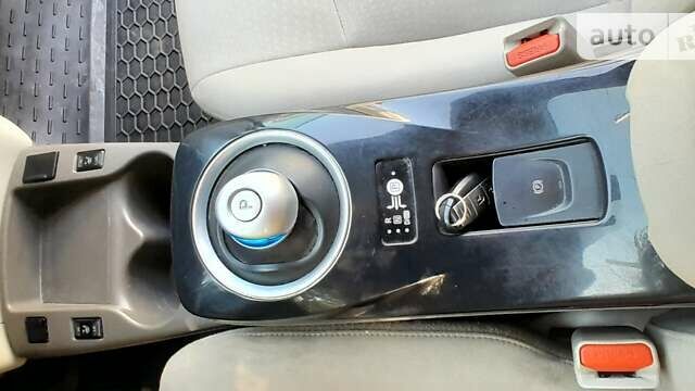 Ниссан Лиф, объемом двигателя 0 л и пробегом 93 тыс. км за 6600 $, фото 22 на Automoto.ua