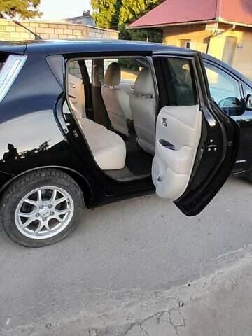 Ниссан Лиф, объемом двигателя 0 л и пробегом 93 тыс. км за 6600 $, фото 11 на Automoto.ua