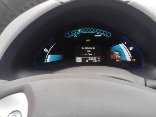 Ниссан Лиф, объемом двигателя 0 л и пробегом 122 тыс. км за 3850 $, фото 6 на Automoto.ua