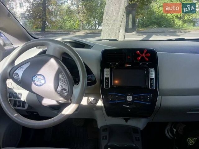 Ниссан Лиф, объемом двигателя 0 л и пробегом 187 тыс. км за 4800 $, фото 14 на Automoto.ua