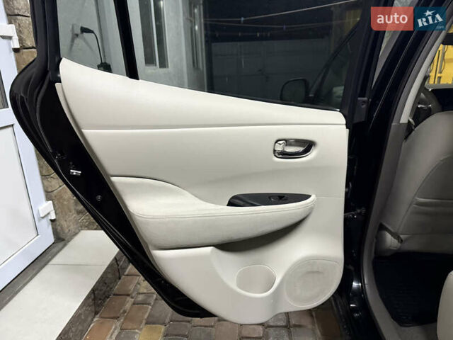 Ниссан Лиф, объемом двигателя 0 л и пробегом 114 тыс. км за 4850 $, фото 15 на Automoto.ua