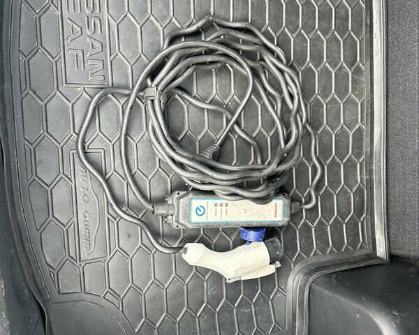 Ниссан Лиф, объемом двигателя 0 л и пробегом 130 тыс. км за 6200 $, фото 11 на Automoto.ua