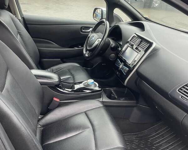 Ниссан Лиф, объемом двигателя 0 л и пробегом 125 тыс. км за 5450 $, фото 20 на Automoto.ua