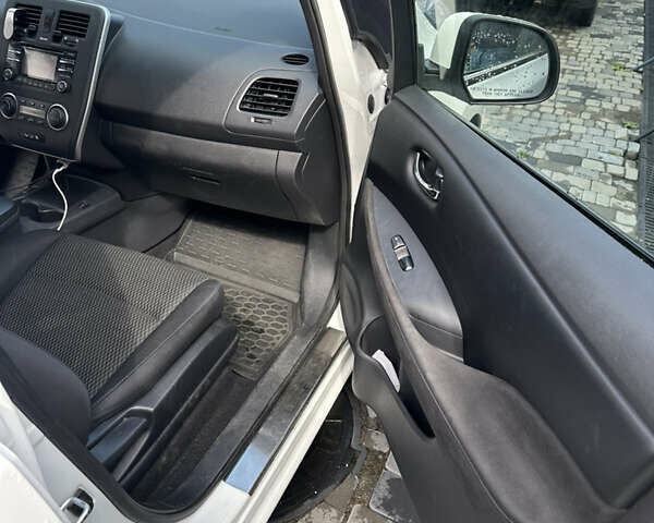 Ниссан Лиф, объемом двигателя 0 л и пробегом 130 тыс. км за 6200 $, фото 8 на Automoto.ua