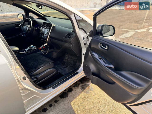 Ниссан Лиф, объемом двигателя 0 л и пробегом 100 тыс. км за 9000 $, фото 4 на Automoto.ua