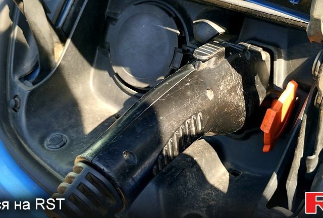 Ниссан Лиф, объемом двигателя 80 л и пробегом 395 тыс. км за 6500 $, фото 4 на Automoto.ua