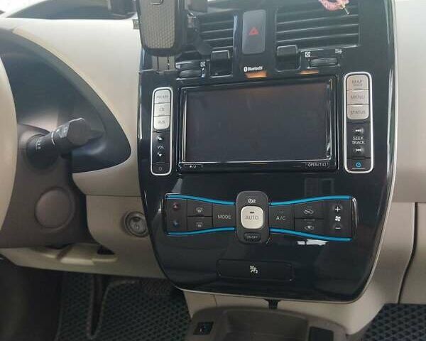 Ниссан Лиф, объемом двигателя 0 л и пробегом 125 тыс. км за 4999 $, фото 7 на Automoto.ua