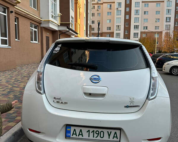 Ниссан Лиф, объемом двигателя 0 л и пробегом 130 тыс. км за 6200 $, фото 1 на Automoto.ua