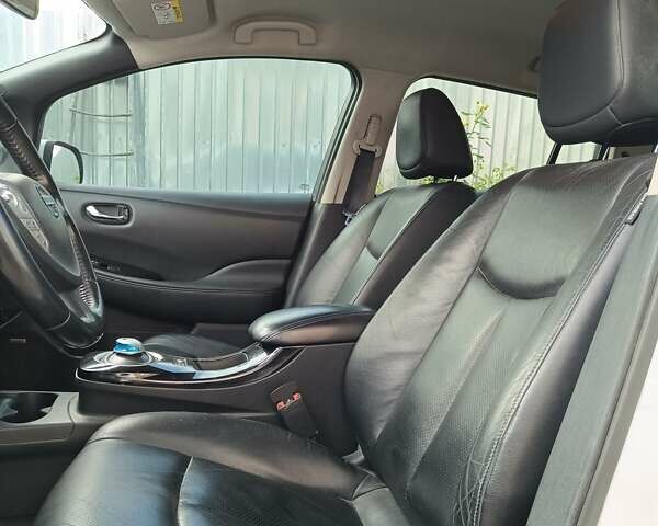 Ниссан Лиф, объемом двигателя 0 л и пробегом 150 тыс. км за 6000 $, фото 7 на Automoto.ua