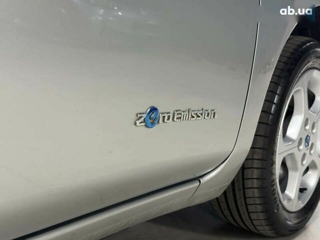 Ниссан Лиф, объемом двигателя 0 л и пробегом 93 тыс. км за 5700 $, фото 24 на Automoto.ua