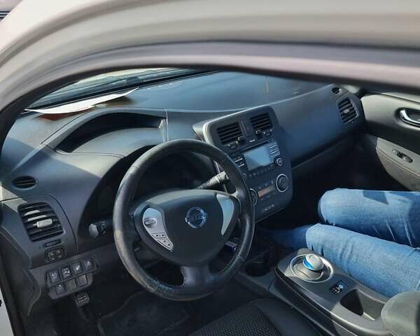 Ніссан Ліф, об'ємом двигуна 0 л та пробігом 102 тис. км за 9200 $, фото 5 на Automoto.ua