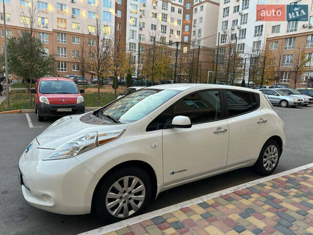 Ниссан Лиф, объемом двигателя 0 л и пробегом 130 тыс. км за 6200 $, фото 2 на Automoto.ua