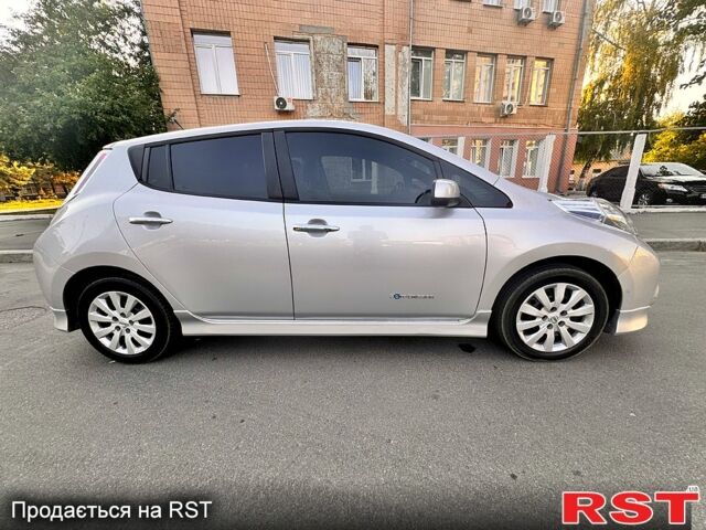 Ниссан Лиф, объемом двигателя 80 л и пробегом 102 тыс. км за 9700 $, фото 2 на Automoto.ua