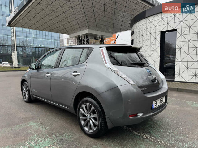 Ниссан Лиф, объемом двигателя 0 л и пробегом 129 тыс. км за 5400 $, фото 5 на Automoto.ua