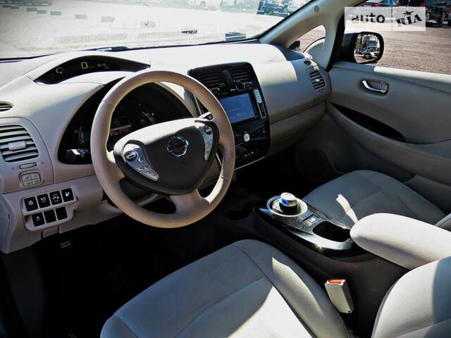 Ниссан Лиф, объемом двигателя 0 л и пробегом 109 тыс. км за 6800 $, фото 7 на Automoto.ua