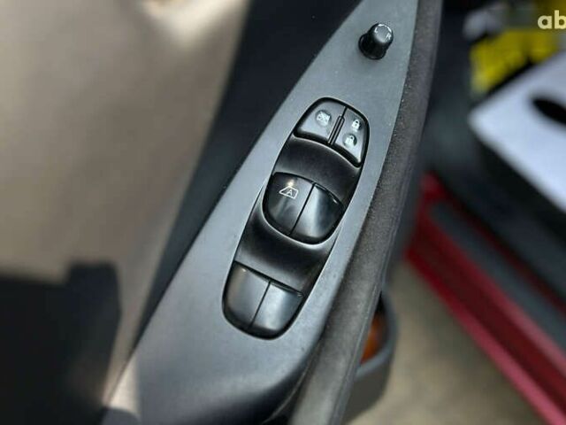 Ниссан Лиф, объемом двигателя 0 л и пробегом 149 тыс. км за 7200 $, фото 14 на Automoto.ua