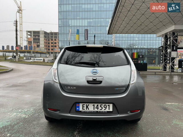 Ниссан Лиф, объемом двигателя 0 л и пробегом 129 тыс. км за 5400 $, фото 4 на Automoto.ua