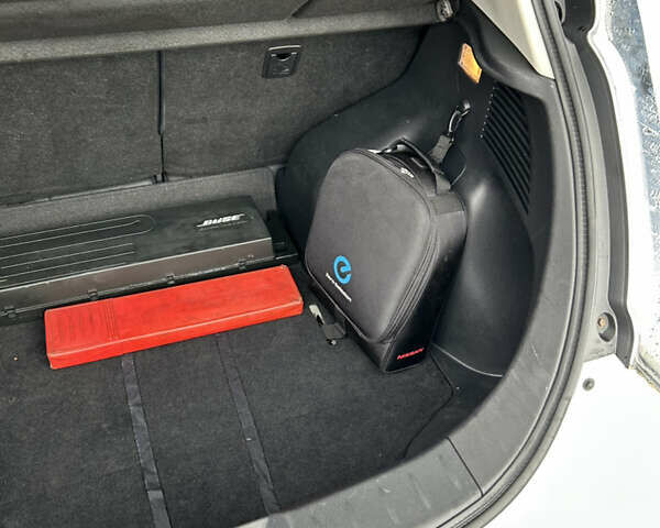 Ниссан Лиф, объемом двигателя 0 л и пробегом 114 тыс. км за 7200 $, фото 12 на Automoto.ua