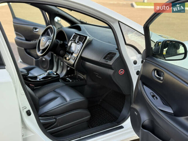 Ниссан Лиф, объемом двигателя 0 л и пробегом 144 тыс. км за 7100 $, фото 18 на Automoto.ua