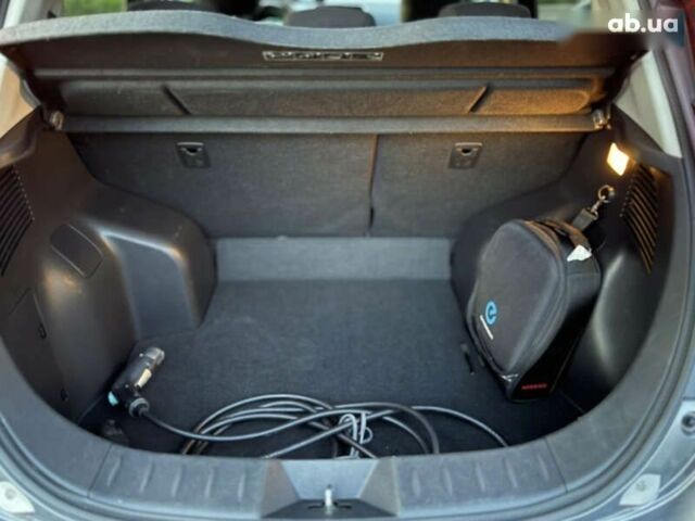 Ниссан Лиф, объемом двигателя 0 л и пробегом 51 тыс. км за 8777 $, фото 15 на Automoto.ua