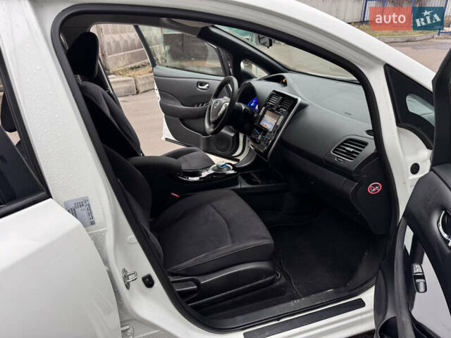 Ниссан Лиф, объемом двигателя 0 л и пробегом 157 тыс. км за 6300 $, фото 15 на Automoto.ua