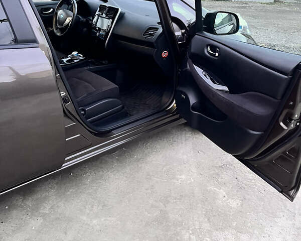 Ниссан Лиф, объемом двигателя 0 л и пробегом 117 тыс. км за 8300 $, фото 7 на Automoto.ua