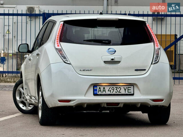 Ниссан Лиф, объемом двигателя 0 л и пробегом 157 тыс. км за 6300 $, фото 9 на Automoto.ua