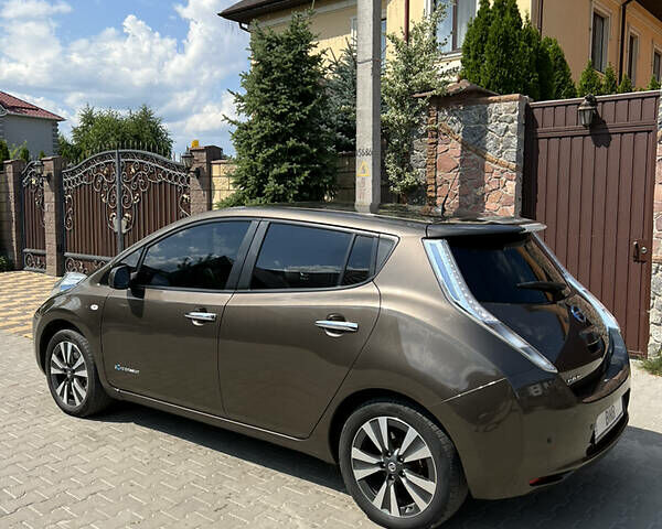 Ниссан Лиф, объемом двигателя 0 л и пробегом 190 тыс. км за 14200 $, фото 2 на Automoto.ua