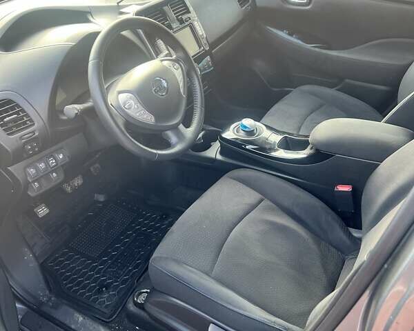 Ниссан Лиф, объемом двигателя 0 л и пробегом 66 тыс. км за 10000 $, фото 1 на Automoto.ua