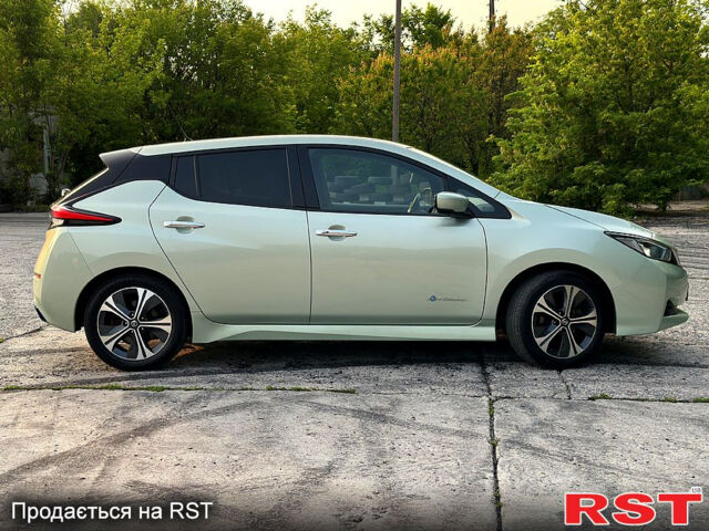 Ниссан Лиф, объемом двигателя 0.11 л и пробегом 136 тыс. км за 11800 $, фото 4 на Automoto.ua