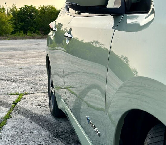 Ниссан Лиф, объемом двигателя 0.11 л и пробегом 136 тыс. км за 11800 $, фото 7 на Automoto.ua