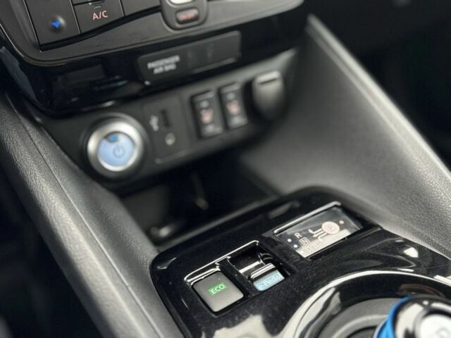 Ниссан Лиф, объемом двигателя 0 л и пробегом 99 тыс. км за 11990 $, фото 13 на Automoto.ua