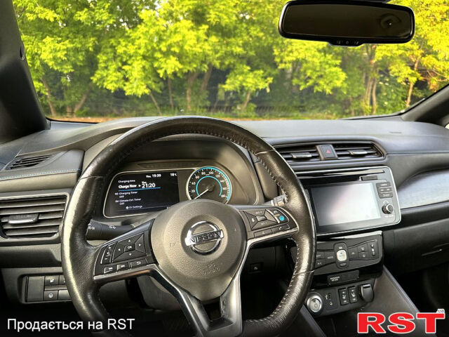 Ниссан Лиф, объемом двигателя 0.11 л и пробегом 136 тыс. км за 11800 $, фото 11 на Automoto.ua