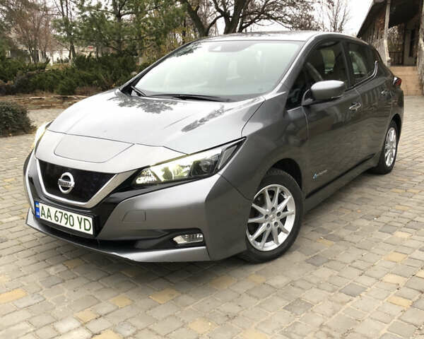 Ниссан Лиф, объемом двигателя 0 л и пробегом 165 тыс. км за 11600 $, фото 1 на Automoto.ua