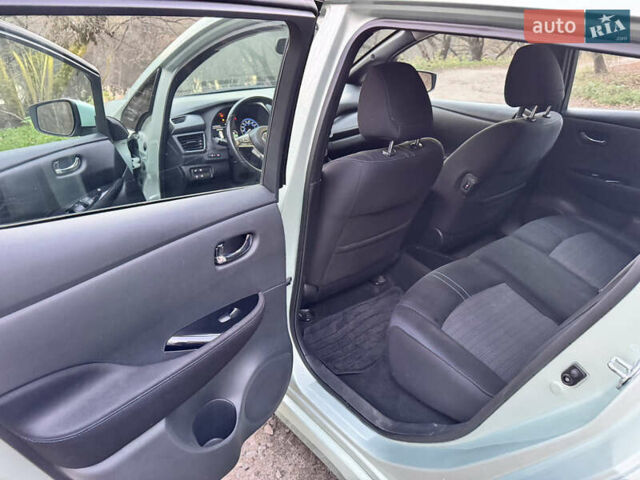 Ніссан Ліф, об'ємом двигуна 0 л та пробігом 130 тис. км за 11888 $, фото 25 на Automoto.ua