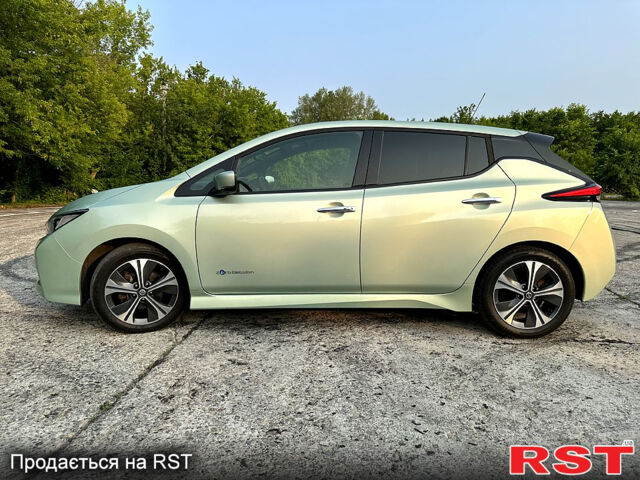 Ниссан Лиф, объемом двигателя 0.11 л и пробегом 136 тыс. км за 11800 $, фото 1 на Automoto.ua