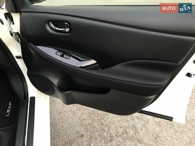 Ниссан Лиф, объемом двигателя 0 л и пробегом 15 тыс. км за 16200 $, фото 35 на Automoto.ua