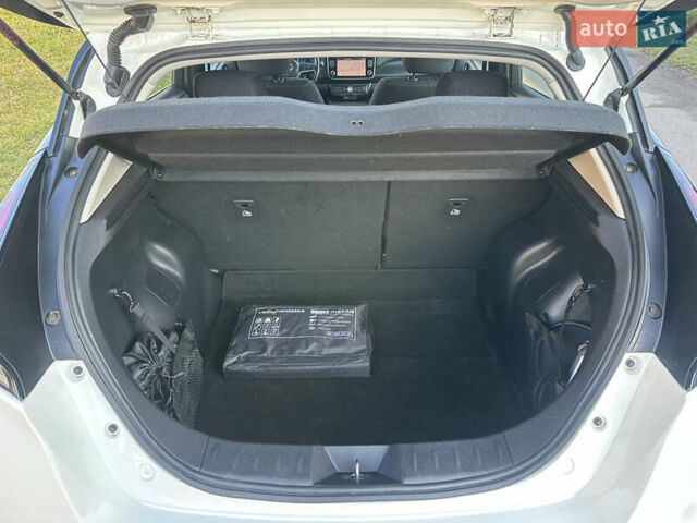 Ниссан Лиф, объемом двигателя 0 л и пробегом 132 тыс. км за 12200 $, фото 34 на Automoto.ua