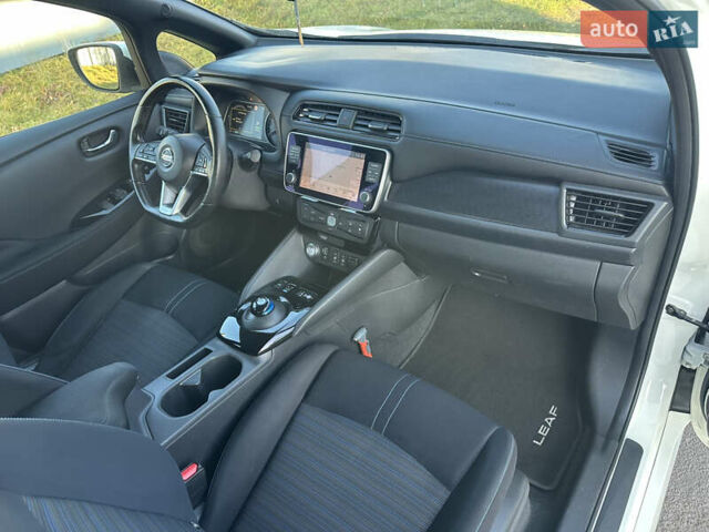 Ниссан Лиф, объемом двигателя 0 л и пробегом 132 тыс. км за 12200 $, фото 46 на Automoto.ua