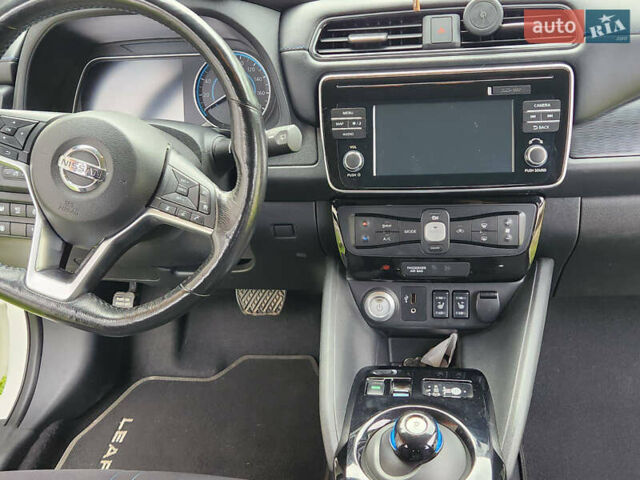 Ниссан Лиф, объемом двигателя 0 л и пробегом 92 тыс. км за 12900 $, фото 24 на Automoto.ua