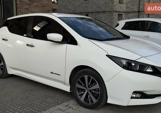 Ниссан Лиф, объемом двигателя 0 л и пробегом 92 тыс. км за 12900 $, фото 6 на Automoto.ua