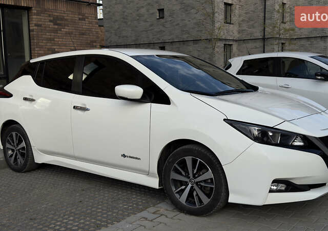 Ниссан Лиф, объемом двигателя 0 л и пробегом 92 тыс. км за 12900 $, фото 5 на Automoto.ua