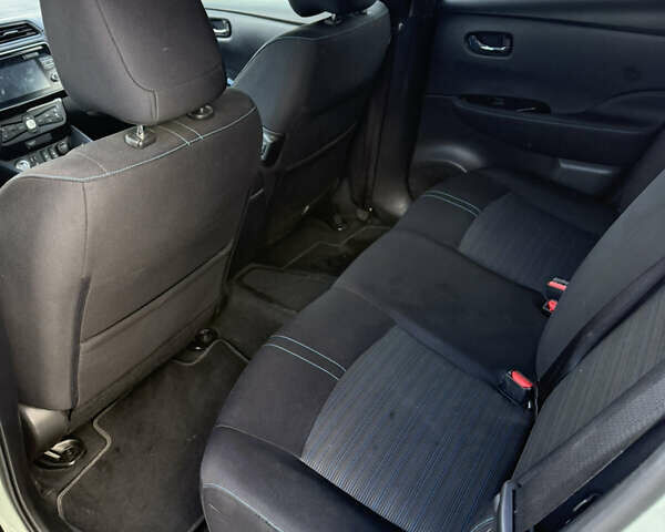 Ниссан Лиф, объемом двигателя 0 л и пробегом 56 тыс. км за 12500 $, фото 10 на Automoto.ua