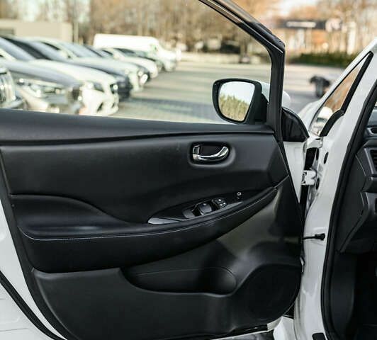 Ніссан Ліф, об'ємом двигуна 0 л та пробігом 49 тис. км за 12490 $, фото 28 на Automoto.ua