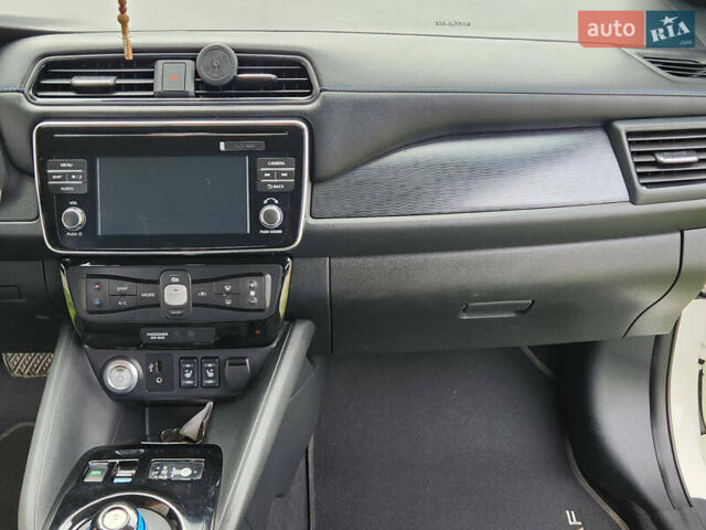 Ниссан Лиф, объемом двигателя 0 л и пробегом 92 тыс. км за 12900 $, фото 23 на Automoto.ua