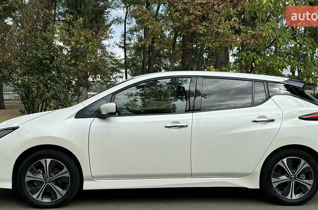 Ниссан Лиф, объемом двигателя 0 л и пробегом 33 тыс. км за 17300 $, фото 2 на Automoto.ua