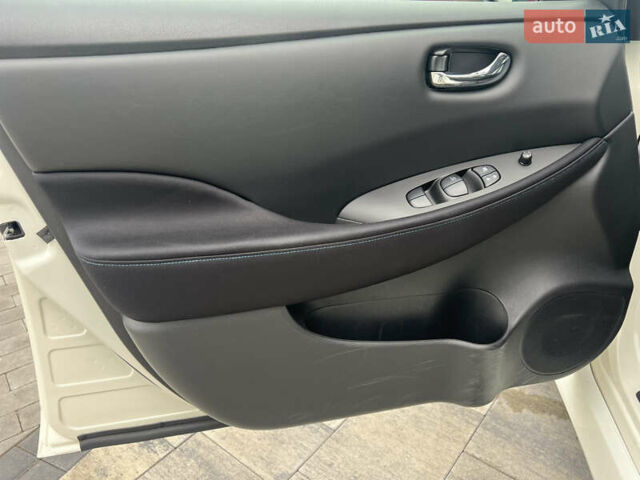 Ніссан Ліф, об'ємом двигуна 0 л та пробігом 32 тис. км за 13999 $, фото 27 на Automoto.ua